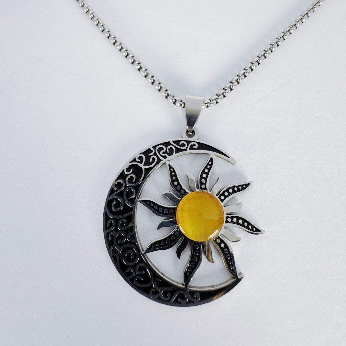 Collar de Luna y Sol